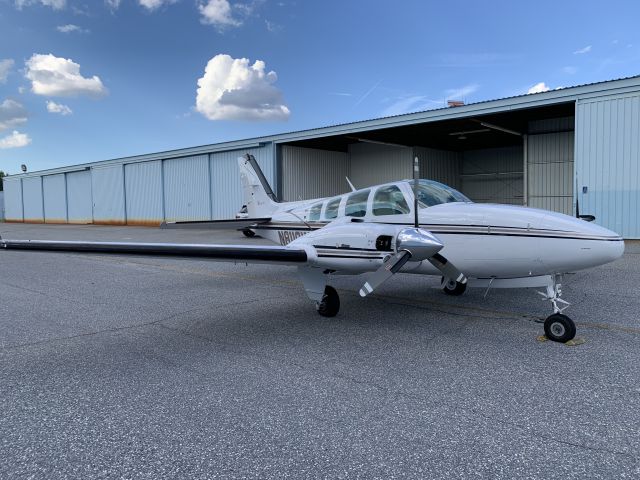 Beechcraft Baron (58) (N811CW)