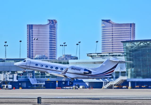 Gulfstream Aerospace Gulfstream IV (N420QS) - N420QS 1997 Gulfstream Aerospace G-IV C/N 1320  - Las Vegas - McCarran International (LAS / KLAS) USA - Nevada, June 8, 2012 Photo: Tomás Del Coro