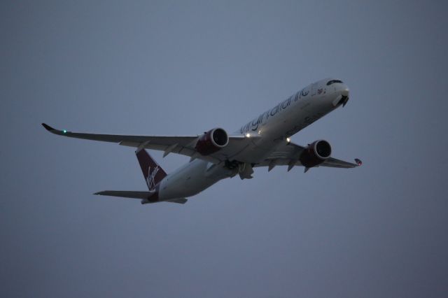Airbus A350-1000 (G-VPOP)