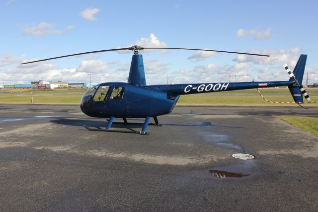 C-GOQH — - C-GOQH Robinson R44 Aéroport de St-Mathieu de Beloeil QC. CSB3 07-11-2019.