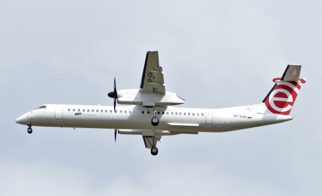 de Havilland Dash 8-400 (SP-EQH) - Photo taken on April 25, 2021