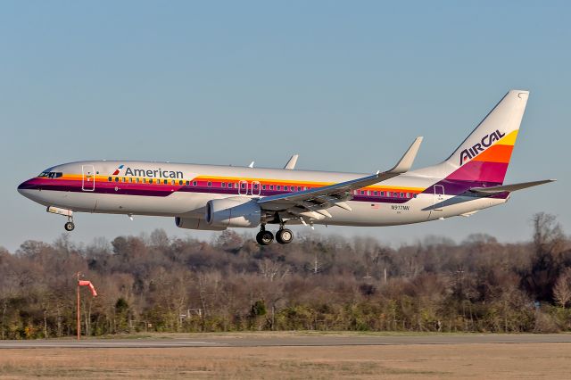 Boeing 737-800 (N917NN) - Americans newest heritage livery arriving at Nashville International.