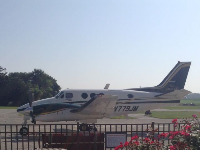 Beechcraft King Air 90 (N779JM)