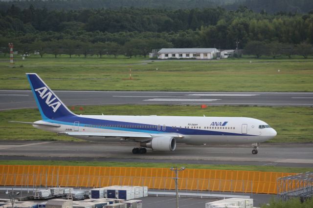 BOEING 767-300 (JA618A)