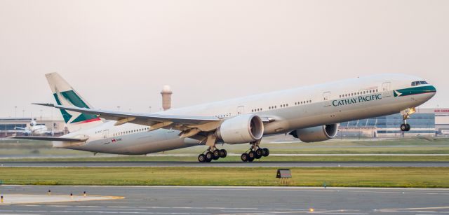 BOEING 777-300 (B-KQC)