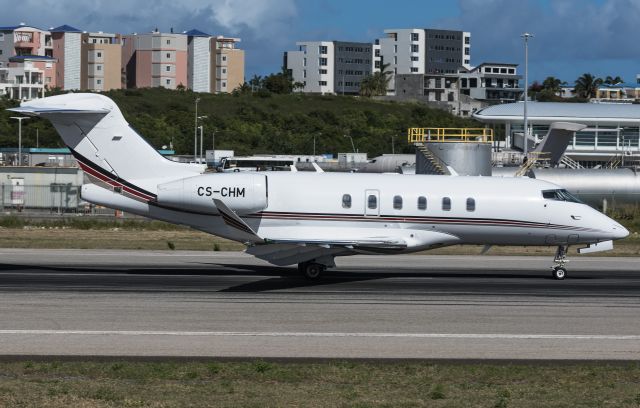 Canadair Challenger 350 (CS-CHM)