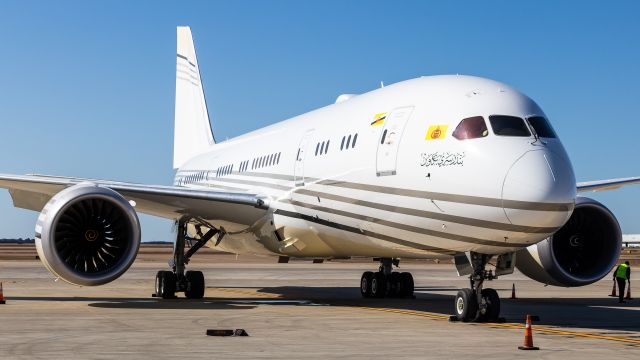 Boeing 787-8 (V8-OAS) - Sultan of Brunei's 787-8 BBJ