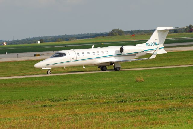 Learjet 40 (N998NJ)