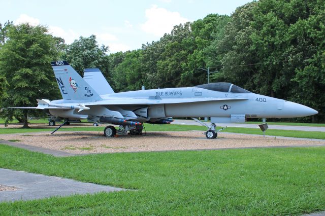 McDonnell Douglas FA-18 Hornet (16-2454)