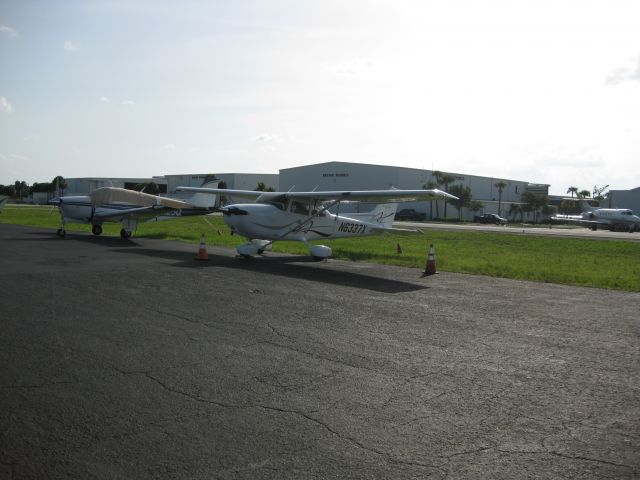 Cessna Skyhawk (N6337X)