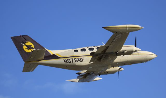 Cessna 402 (N676MF)