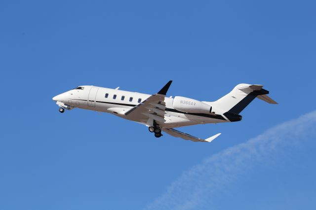 Canadair Challenger 350 (N365AV)