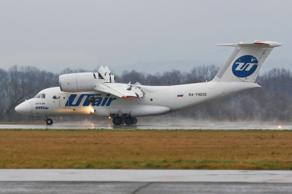 Antonov An-74-200 (RA-74013) - Landing in the rain.