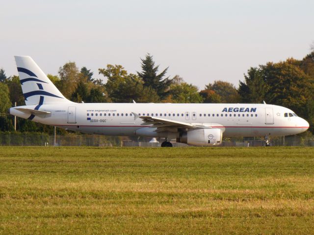 Airbus A320 (SX-DGC)