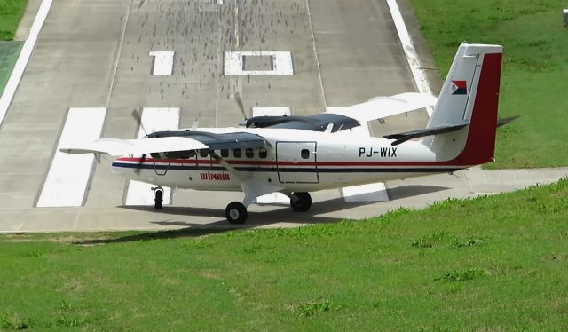 De Havilland Canada Twin Otter (PJ-WIX) - Winair's new twin otter that replaced PJ-WIP.