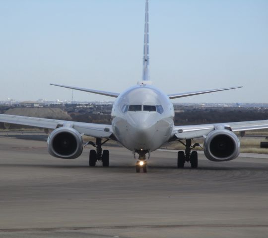 Boeing 737-800 (N882NN) - American Airlines flight 1716 arriving from Pittsburgh, PA