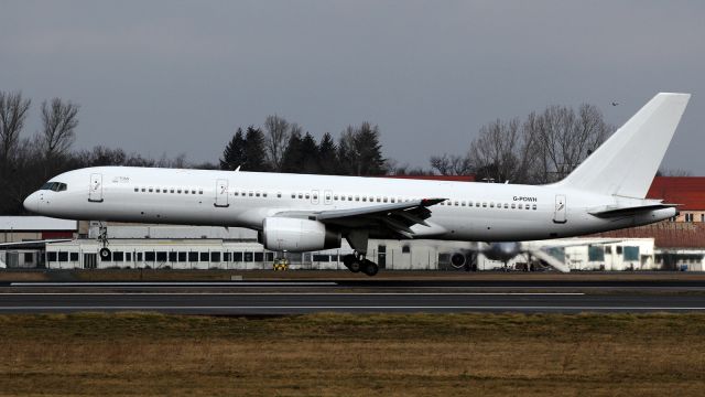 BOEING 757-300 (G-POWH)