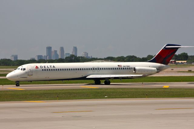 McDonnell Douglas DC-9-50 (N671MC)