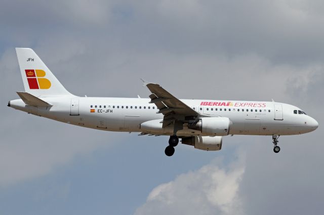 Airbus A320 (EC-JFH)