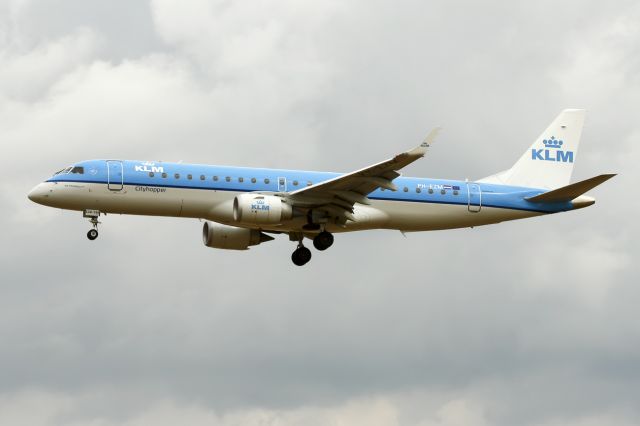 Embraer 170/175 (PH-EZM)