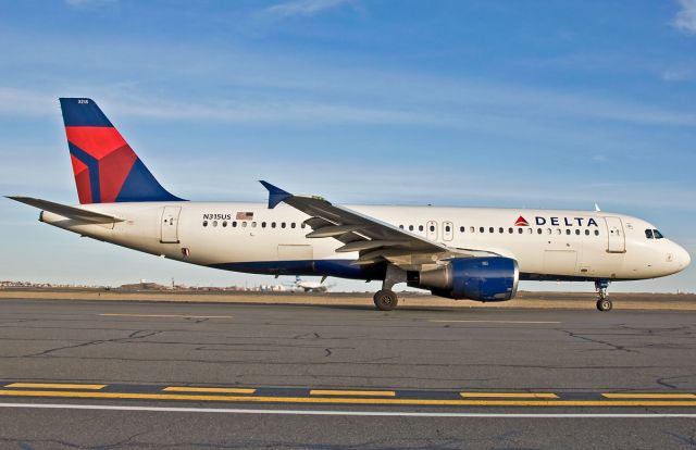 Airbus A320 (N315US) - Delta Airlines Airbus A320 on Bravo