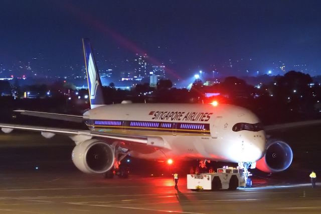 Airbus A350-900 (9V-SHD) - ADELAIDE AIRPORT, WEDNESDAY MAY 25, 2022