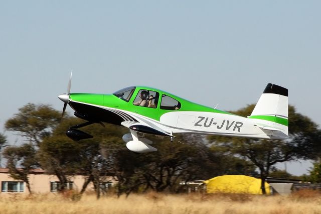 Vans RV-10 (ZU-JVR)