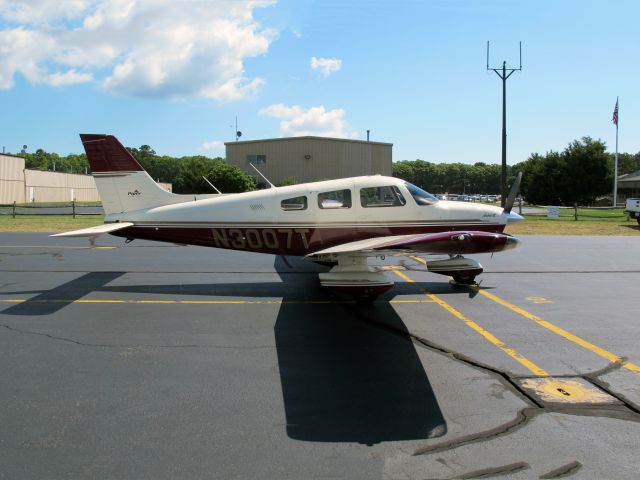 Piper Cherokee (N3007T)