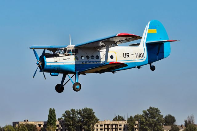 Antonov An-2 (UR-HAV)