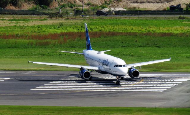 Airbus A320 (N536JB)