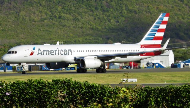 Boeing 757-200 (N176AA)