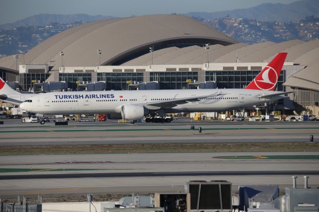 BOEING 777-300ER (TC-JJG)