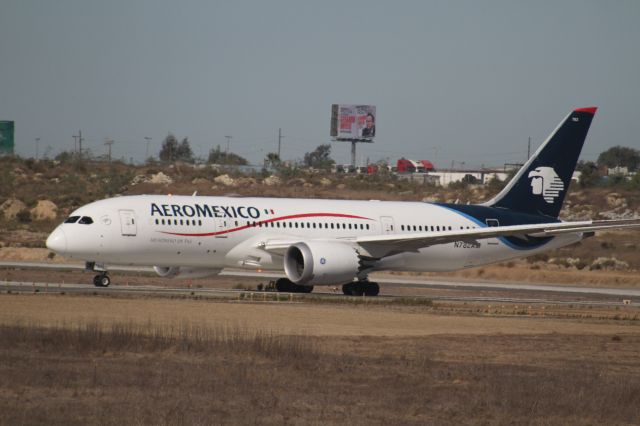 Boeing 787-8 (N782AM) - TAXING TO HEAD 27 MMTJ