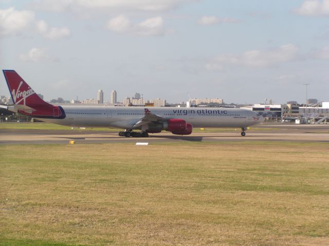 G-VEIL — - Taxiing out. Sydney, Australia 8/27/08