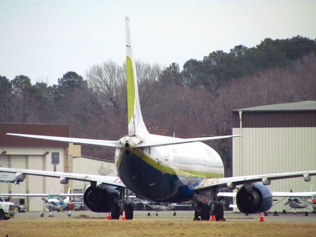 Boeing 737-800 (N732MA)