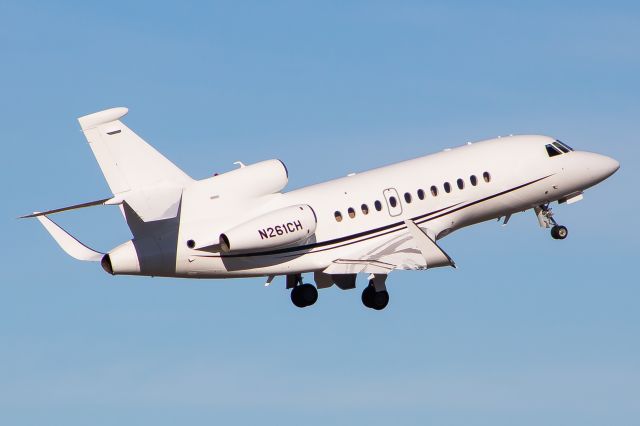 Dassault Falcon 900 (N261CH)