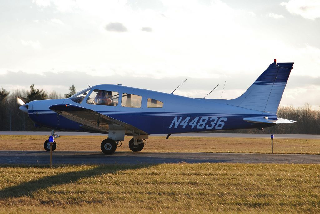 Piper Cherokee (N44836) - Cherokee N44836 holding short of runway 29 at bravo before its departure to Keene (EEN).