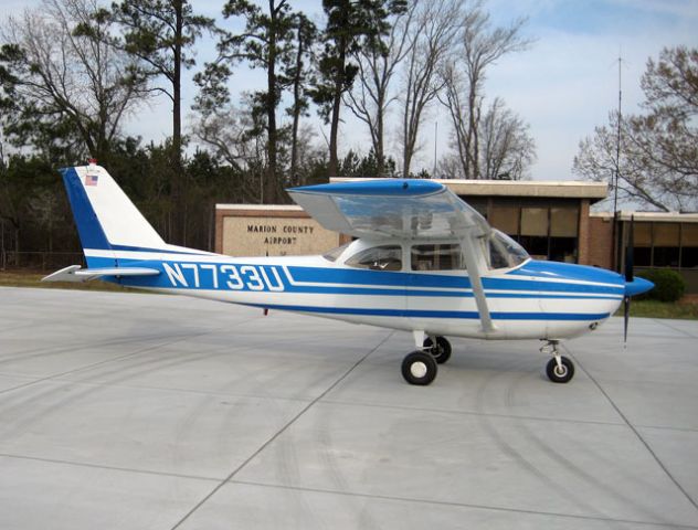 Cessna Skyhawk (N7733U)