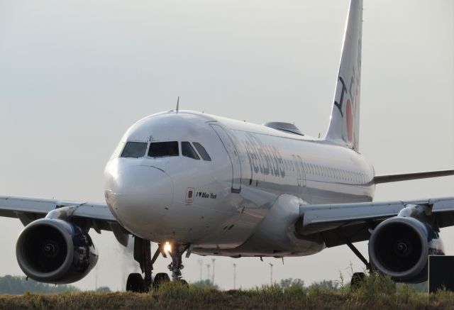 Airbus A320 (N586JB) - *****SELECT FULL FOR HD*****br /br /br /br /br /br /br /"I love NY" livery on taxiway C in Buffalo NY