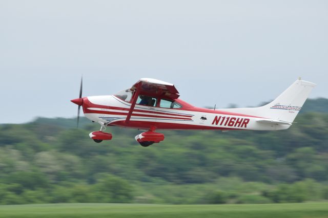 Cessna Skylane (N116HR) - Departing Fly-In May 2019