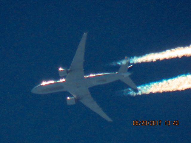 Boeing 777-200 (N78013)