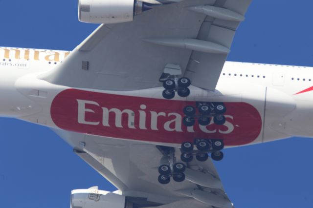 Airbus A380-800 (A6-EEM)