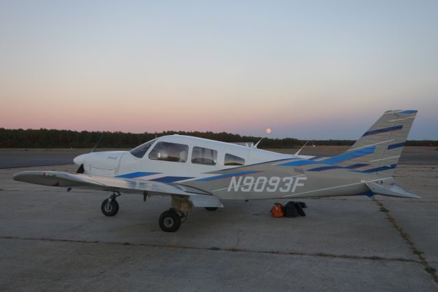 Piper Cherokee (N9093F)