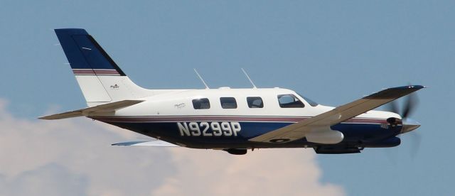 Piper Malibu Mirage (N9299P) - Departing rwy 09 on 7/11/12...