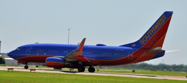Boeing 737-800 (N472WN)