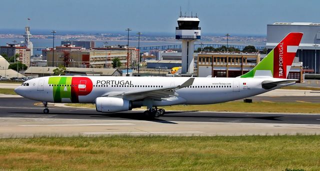 Airbus A330-300 (CS-TOS)