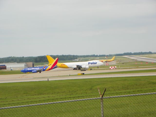 Boeing 737-700 (N967WN) - Here is a multiple aircraft shot at CVG.