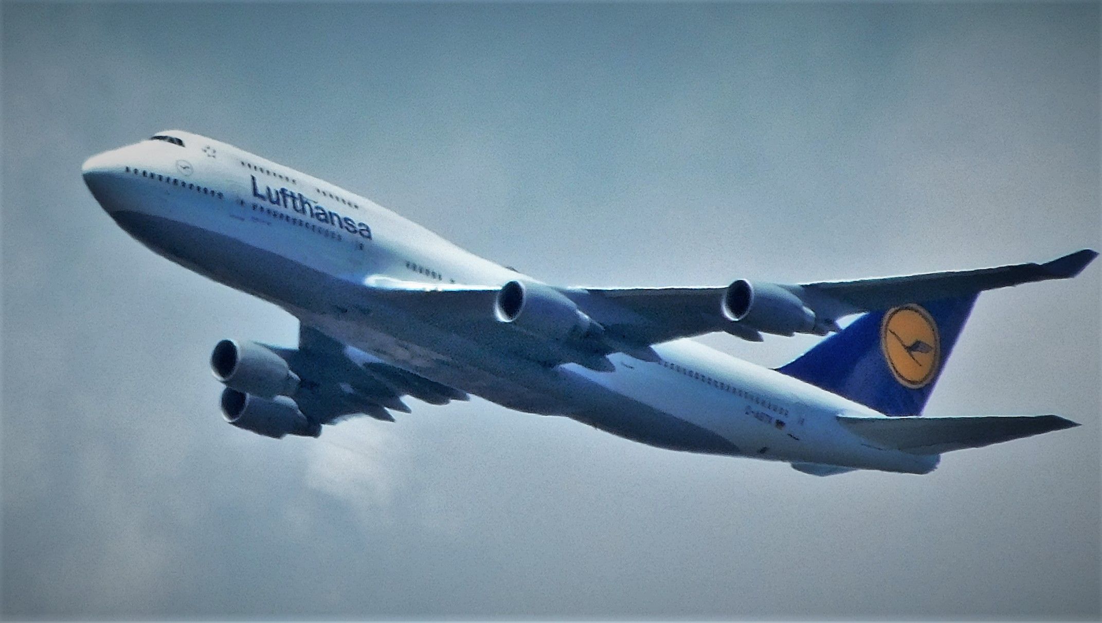 Boeing 747-200 —