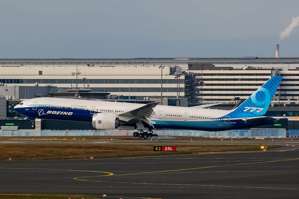 BOEING 777-9 (N779XW) - First touchdown in Frankfurt