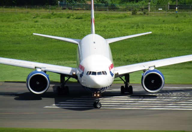 Boeing 777-200 (G-VIIT)